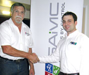 Hennie Prinsloo (Left) thanks Michael Garnham for his presentation.